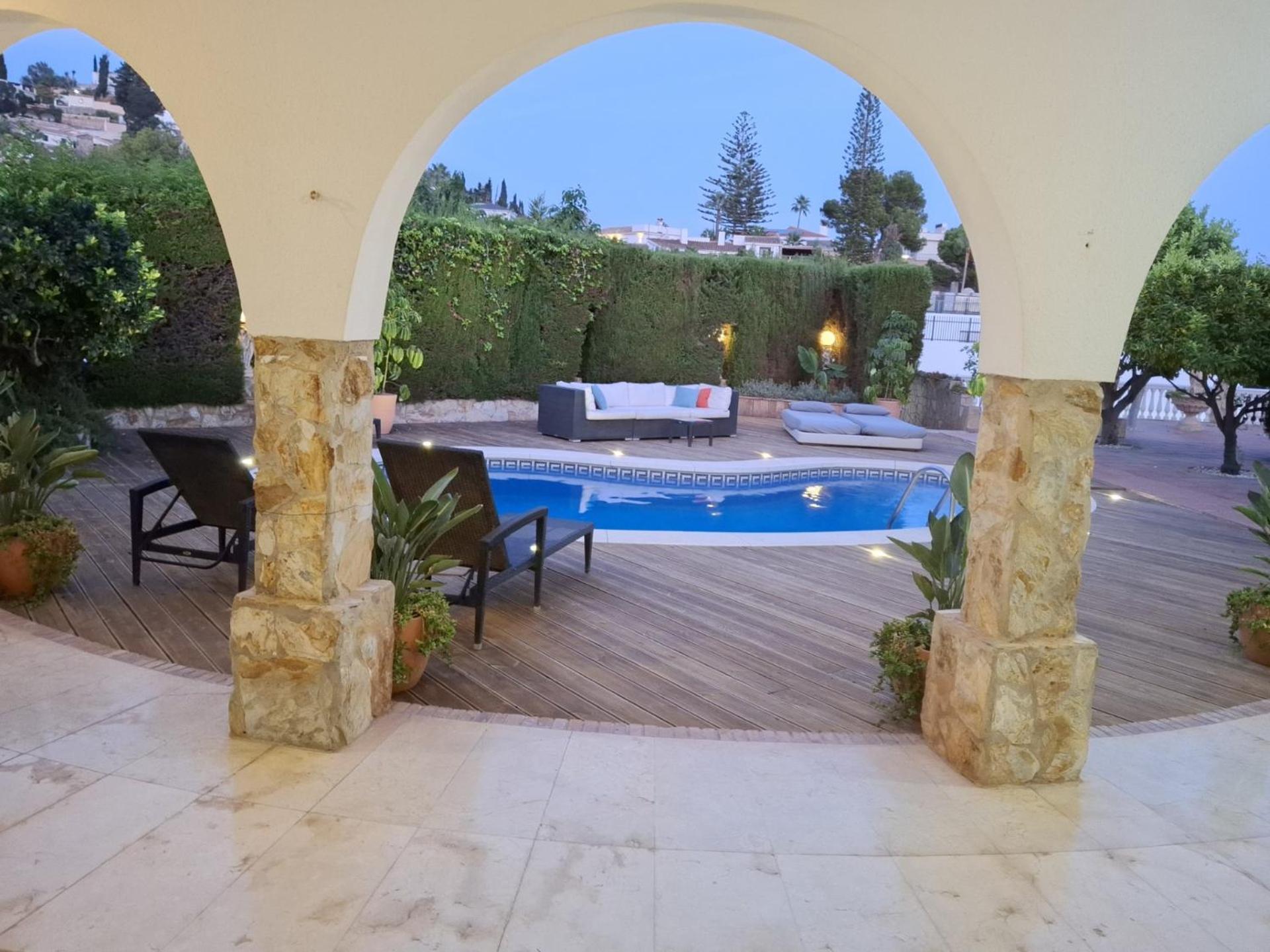 Villa Summer Offers! Fabulous Luxury Near The Sleeps 8 Benalmádena